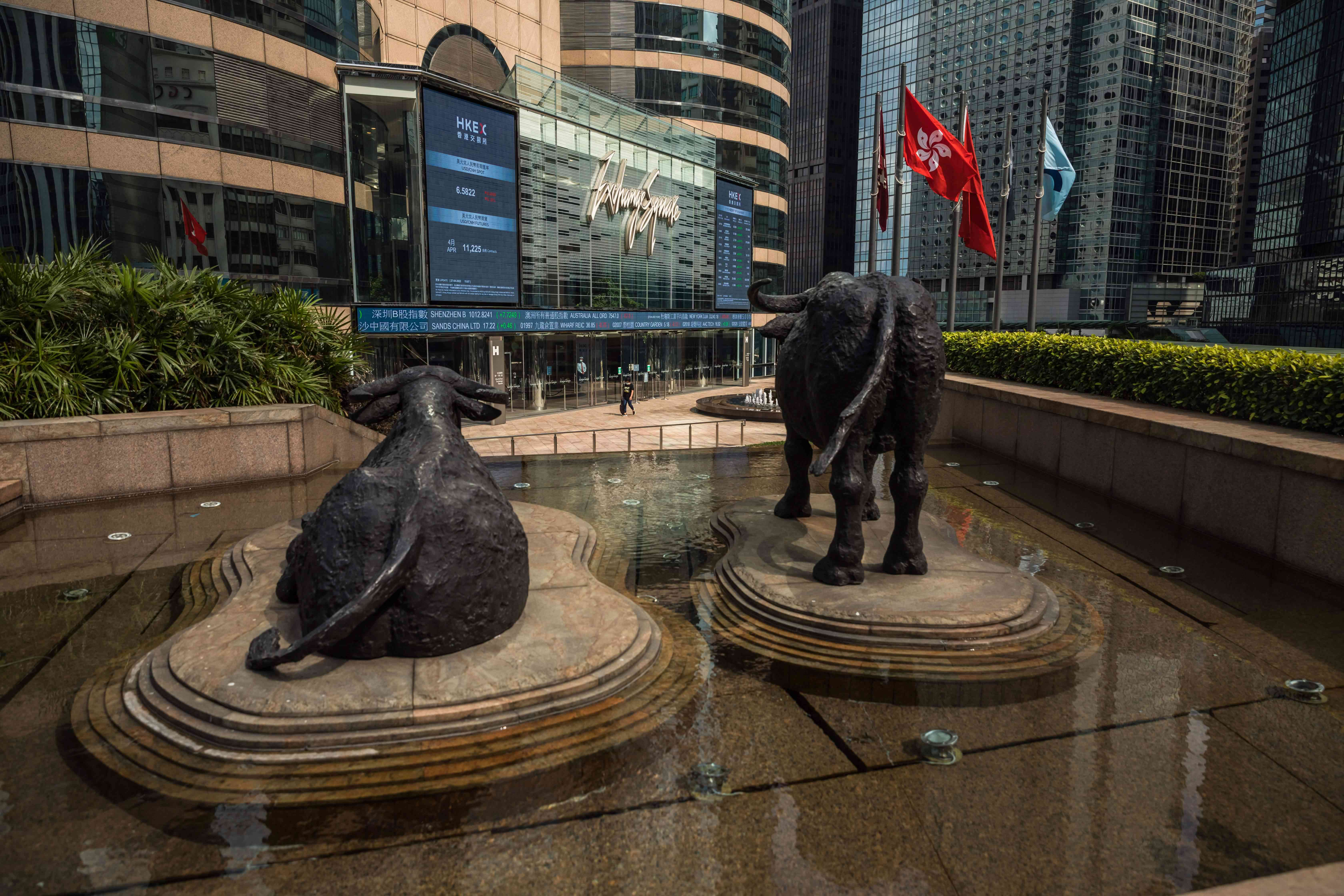 Bull and bear in front of Exchange Square in Hong Kong